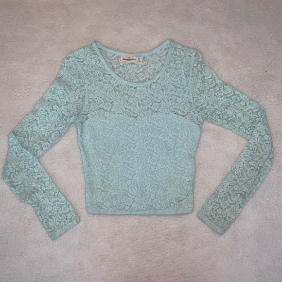 Abercrombie & Fitch Tops - Abercrombie & Fitch Crop Shirt Abercrombie & Fitch Tops - Abercrombie & Fitch Crop Shirt
